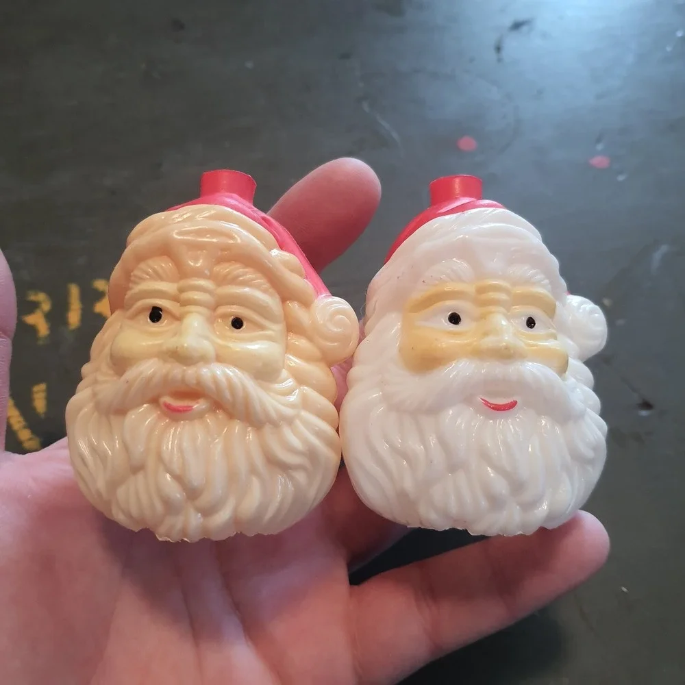 VTG Santa Claus Mini String Light Covers Set of 36 Blow Mold Plastic Face Head